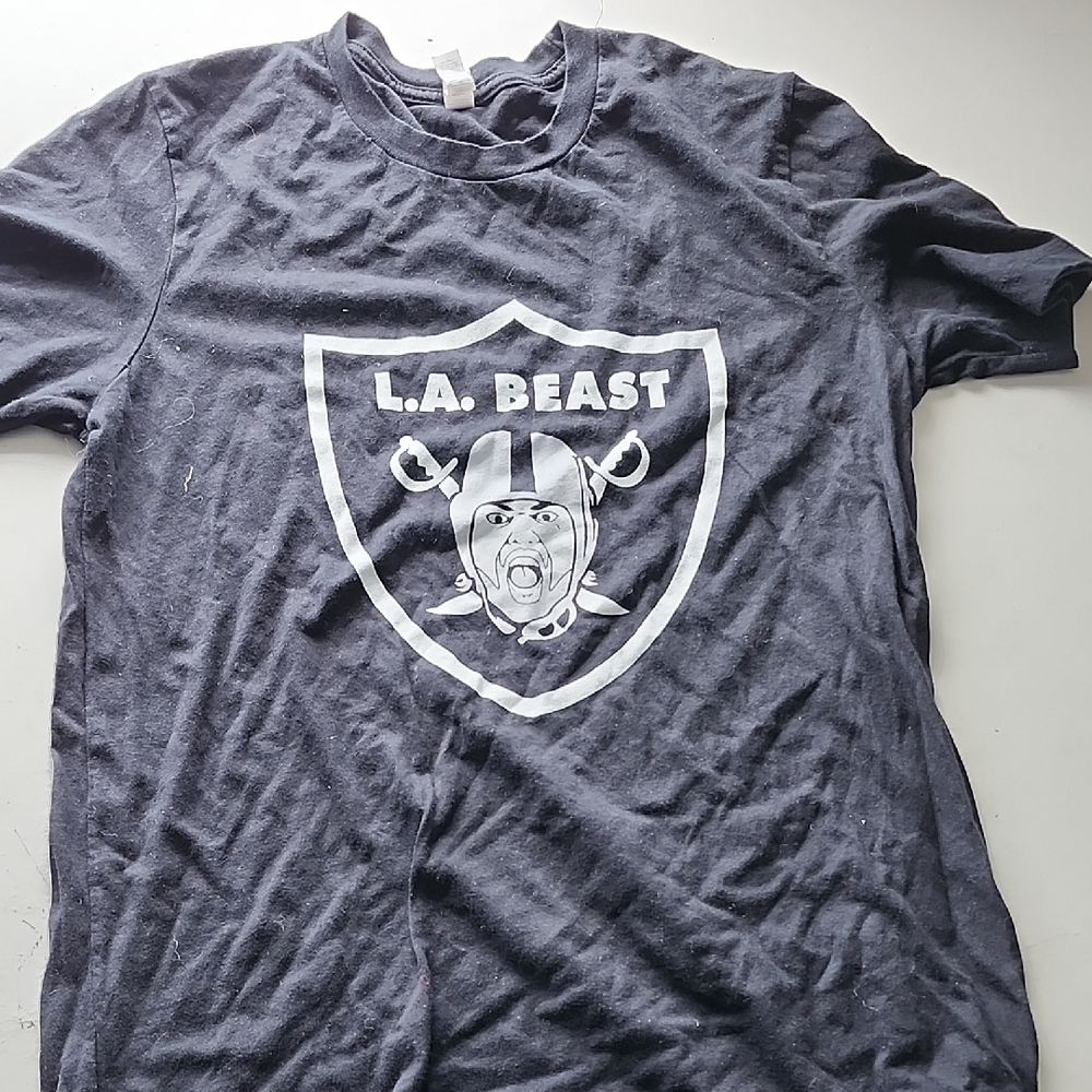 L.A. Beast Graphic T-Shirt Medium